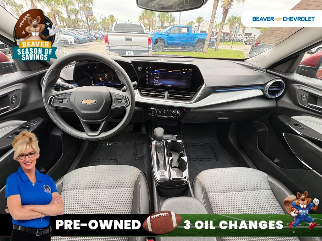Used 2025 Chevrolet Trax LT FWD image 23