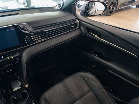 Used 2025 Toyota Camry XSE w/ Premium Package AWD/4WD image 9
