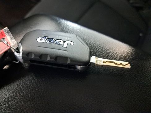 Used 2018 Jeep Wrangler Unlimited Sport image 24