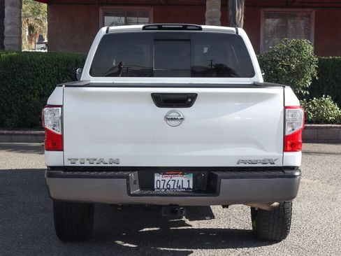 Used 2018 Nissan Titan PRO-4X AWD/4WD image 7