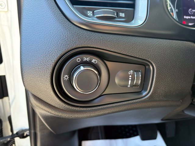 Used 2023 Jeep Renegade Latitude AWD/4WD image 24