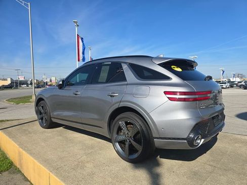 Used 2022 Genesis GV70 3.5T Sport w/ Sport Prestige Package AWD/4WD image 6