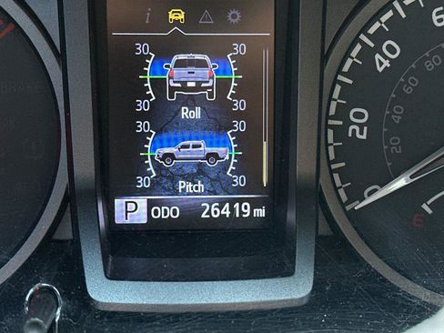 Used 2022 Toyota Tacoma TRD Off-Road image 27