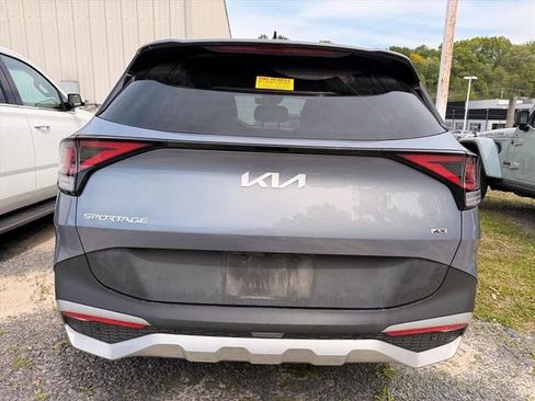 Used 2023 Kia Sportage EX AWD/4WD image 13
