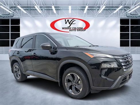 Used 2025 Nissan Rogue SV FWD image 2