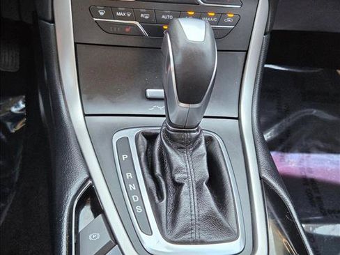 Used 2017 Ford Edge SEL w/ Equipment Group 201A FWD image 13