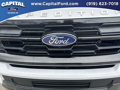 Certified 2025 Ford Expedition Active image 10