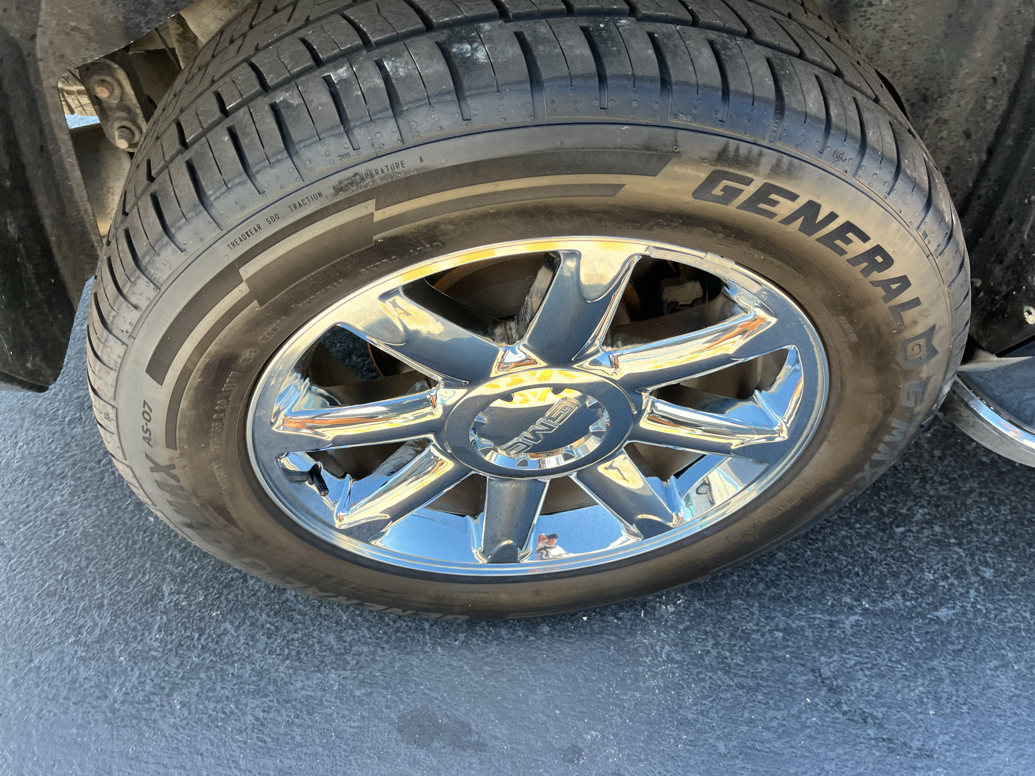 Used 2013 GMC Yukon XL Denali AWD/4WD image 45