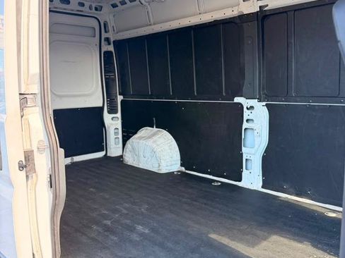 Used 2025 RAM ProMaster 2500 w/ Convenience Group FWD image 11