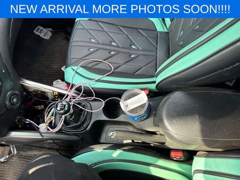 Used 2014 Hyundai Veloster Turbo FWD image 14