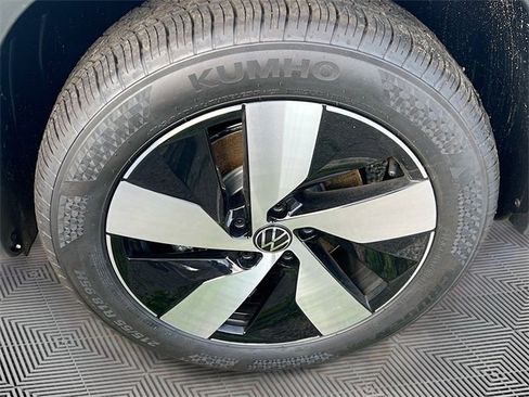 New 2026 Volkswagen Taos S image 30