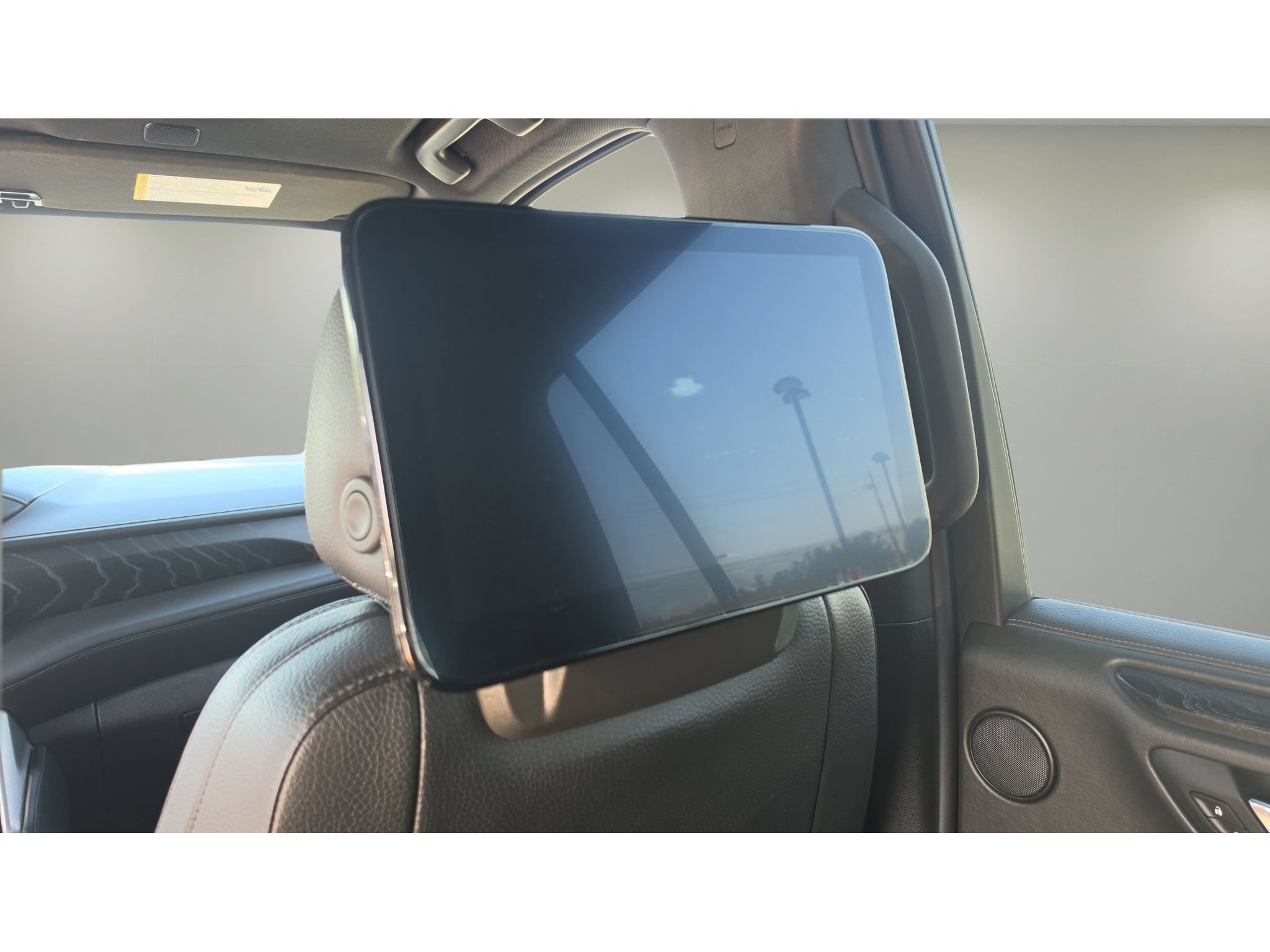 Used 2021 GMC Yukon Denali w/ Denali Ultimate Package RWD image 17