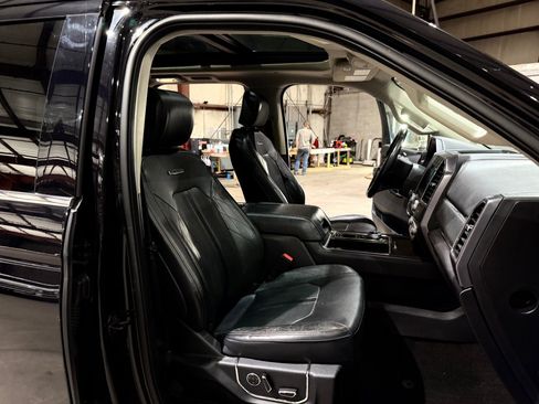 Used 2019 Ford Expedition Platinum RWD image 28