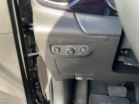 Used 2021 Buick Encore GX Select FWD image 36
