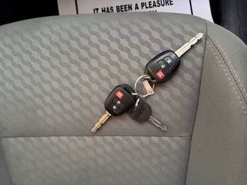 Used 2021 Toyota Tacoma SR5 image 12