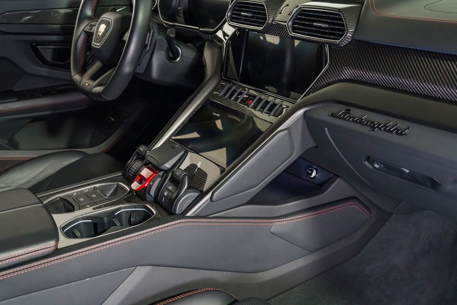 Used 2023 Lamborghini Urus S AWD/4WD image 30