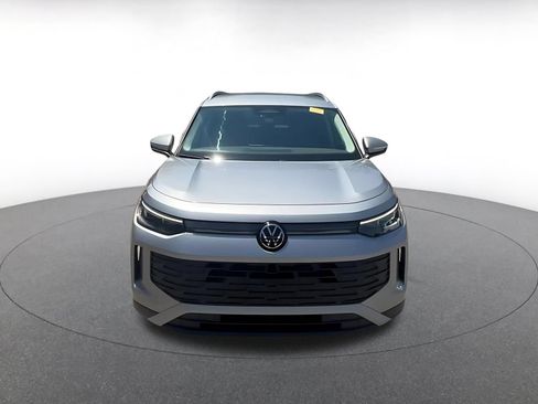 Used 2026 Volkswagen Tiguan SE AWD/4WD image 4