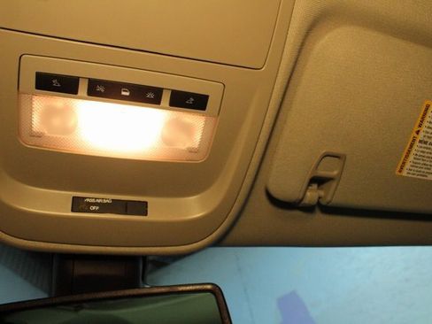 Used 2022 GMC Canyon Denali w/ Denali Black Edition Package image 12