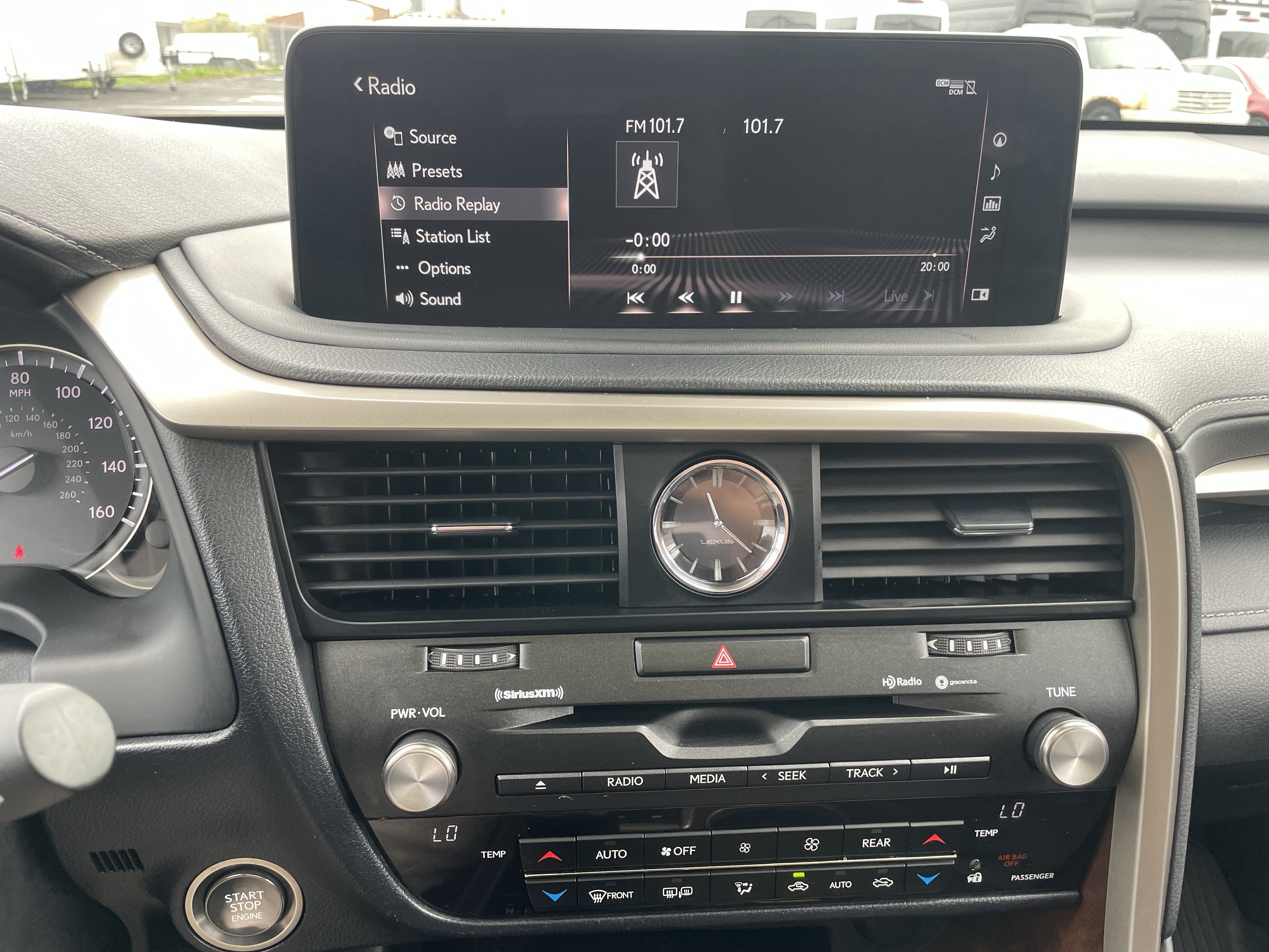 Used 2022 Lexus RX 350L Premium w/ Premium Package AWD/4WD image 22