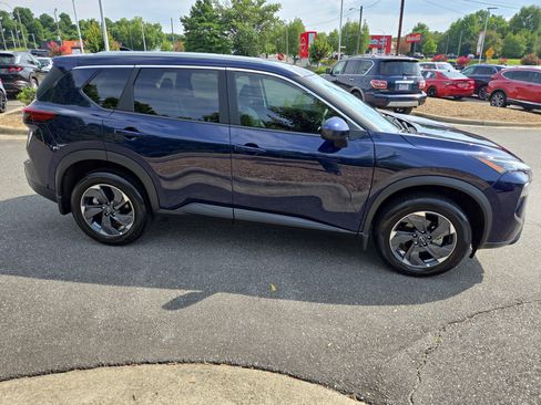Certified 2026 Nissan Rogue SV w/ SV Premium Package FWD image 4