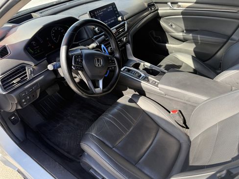 Used 2022 Honda Accord Touring image 11