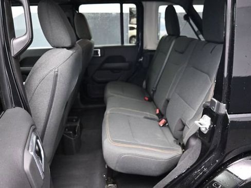 Used 2025 Jeep Wrangler Unlimited Sahara AWD/4WD image 15