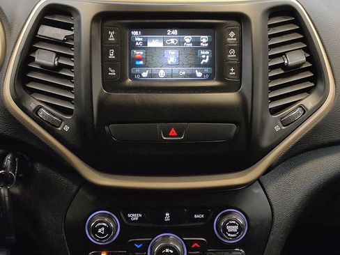 Used 2016 Jeep Cherokee Sport w/ Cold Weather Group AWD/4WD image 25
