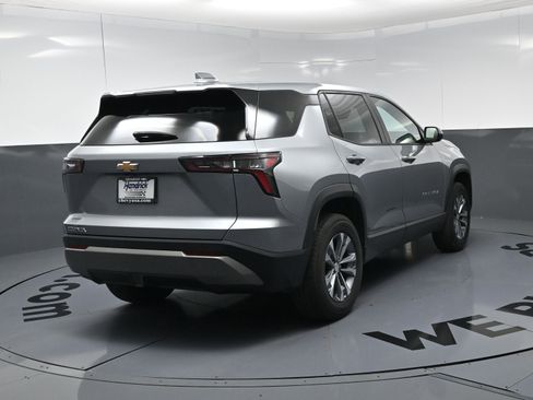 Used 2026 Chevrolet Equinox LT FWD image 9