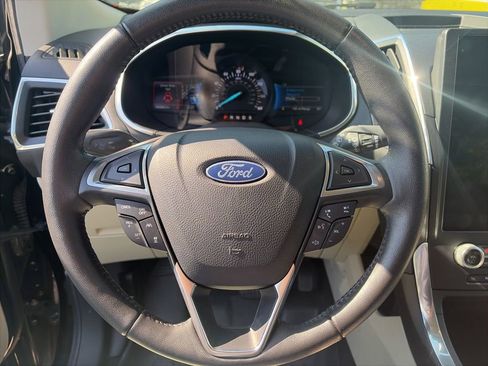 Used 2021 Ford Edge Titanium FWD image 16