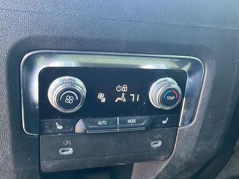 Used 2023 GMC Yukon XL AT4 AWD/4WD image 19