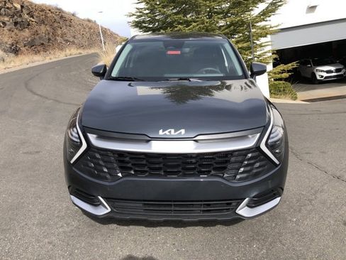 Used 2024 Kia Sportage LX image 3