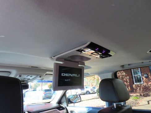 Used 2018 GMC Yukon XL Denali w/ Denali Ultimate Package image 29