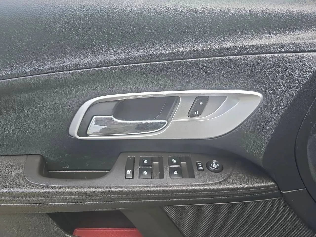 Used 2017 Chevrolet Equinox LT w/ Convenience Package FWD image 11