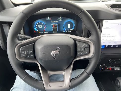 New 2025 Ford Bronco Badlands image 16