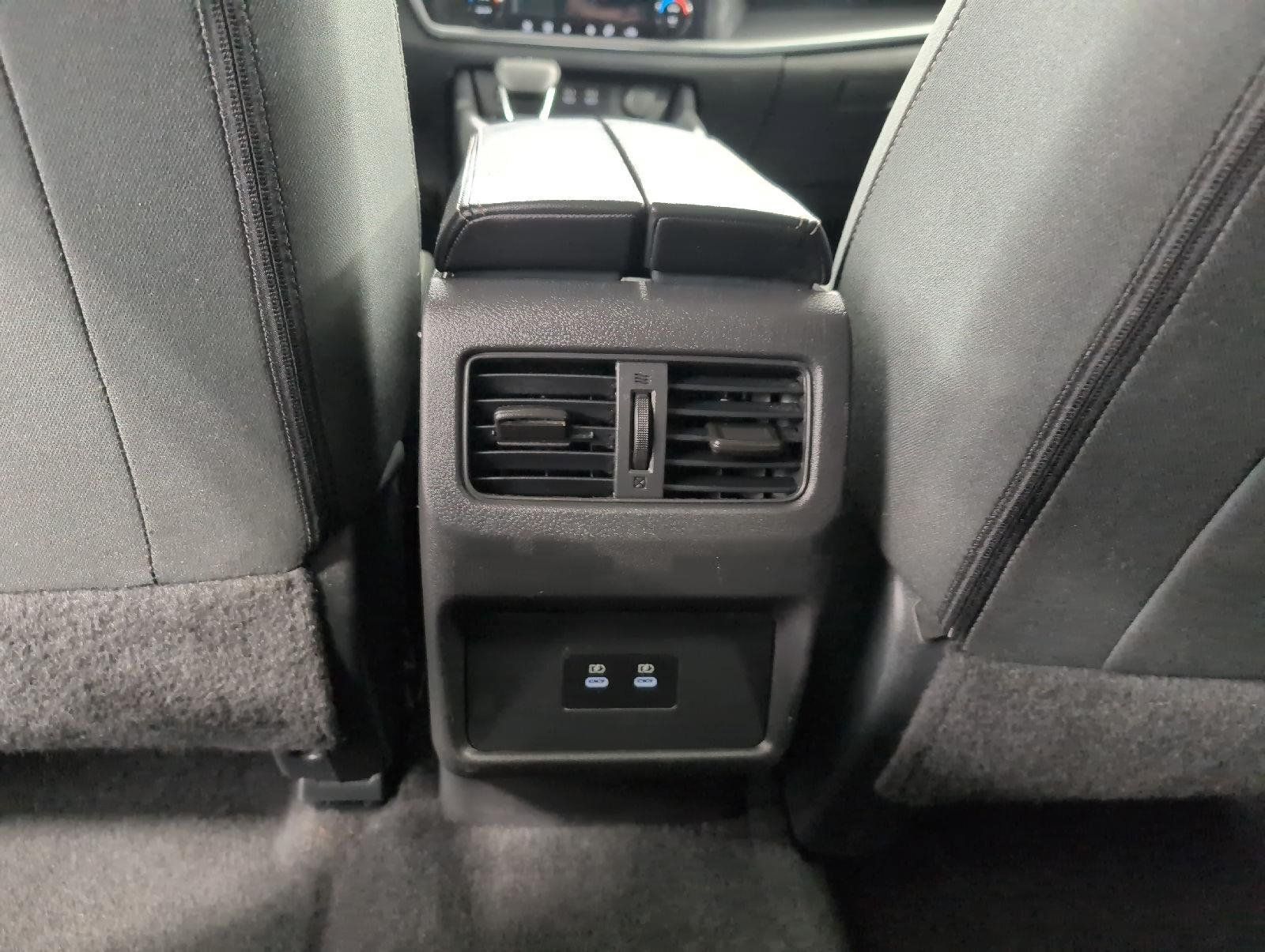 Used 2025 Nissan Rogue SV AWD/4WD image 22