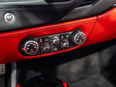 Used 2019 Ferrari 488 GTB RWD image 48