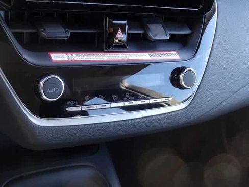 Used 2025 Toyota Corolla SE image 16