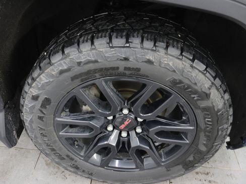 Used 2020 GMC Sierra 1500 Elevation w/ Elevation Value Package AWD/4WD image 3