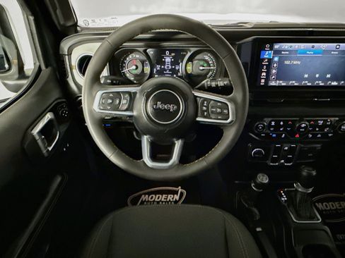 Used 2024 Jeep Wrangler Unlimited Sahara w/ Safety Group AWD/4WD image 24