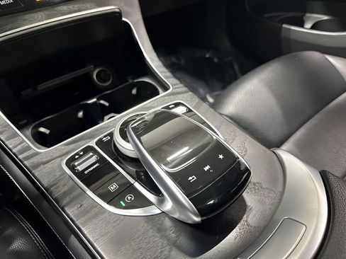 Used 2019 Mercedes-Benz GLC 300 4MATIC image 27