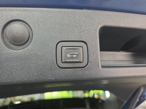 Used 2025 Chevrolet Equinox LT w/ Convenience Package II AWD/4WD image 13