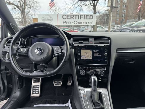 Used 2019 Volkswagen Golf R 4-Door image 24
