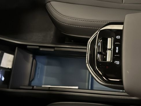 New 2026 Volvo EX30 Cross Country Ultra w/ Protection Package Premier image 19