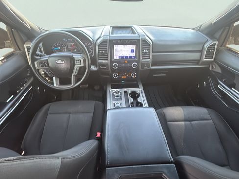 Used 2020 Ford Expedition XLT AWD/4WD image 18