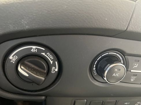 Used 2022 Nissan Frontier S image 15