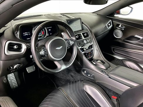 Used 2017 Aston Martin DB11 V12 RWD image 4
