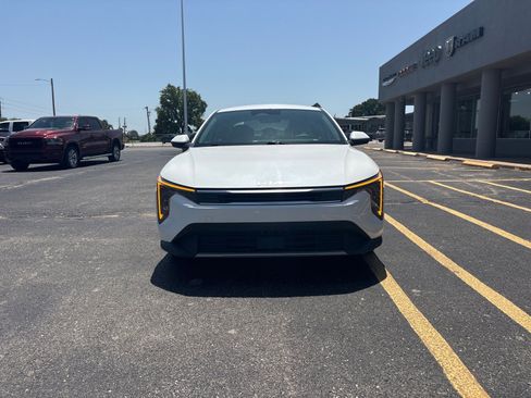 Used 2025 Kia K4 EX FWD image 2