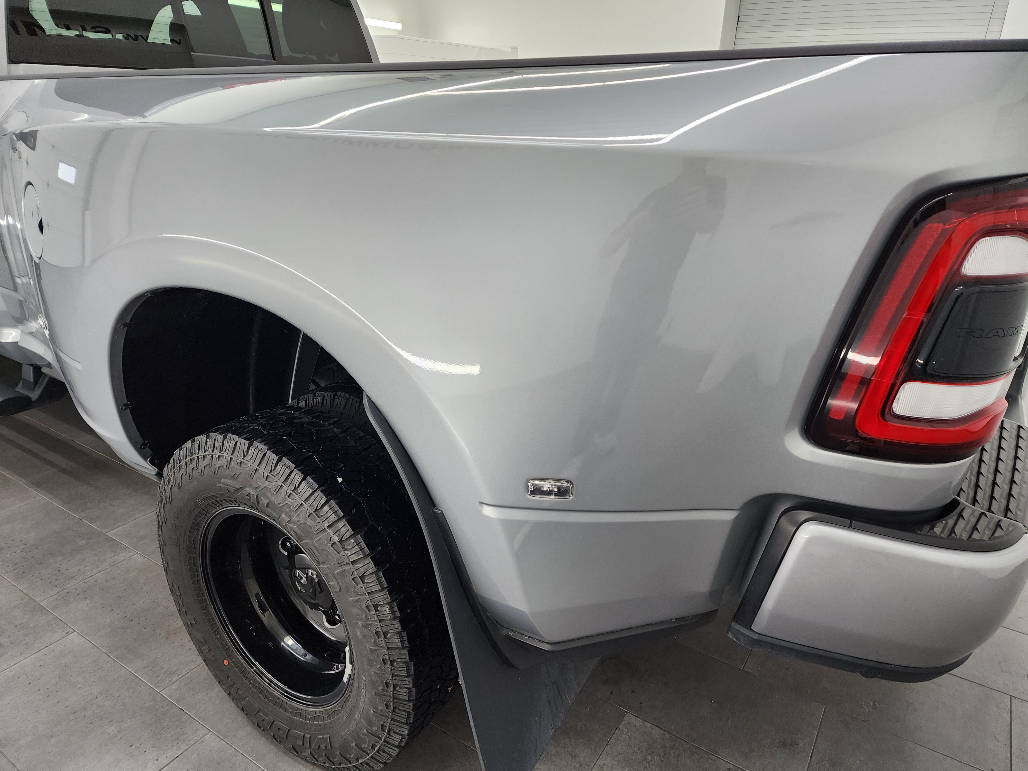 Used 2024 RAM 3500 Big Horn w/ Night Edition AWD/4WD image 31