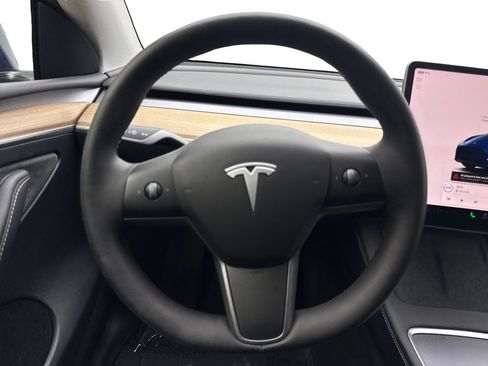 Used 2023 Tesla Model Y Long Range AWD/4WD image 60