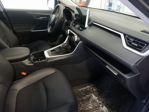 Used 2025 Toyota RAV4 XLE Premium image 24